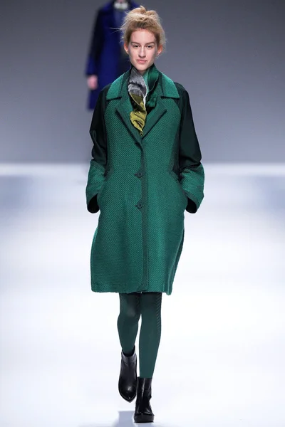 Look 11